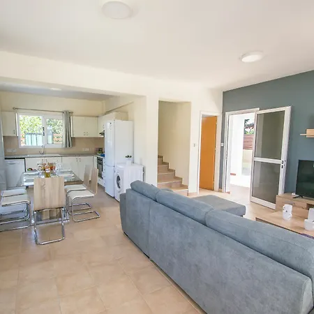 Ayia Thekla 3 Bedroom 33