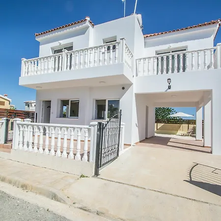 Ayia Thekla 3 Bedroom 33 Apartment *